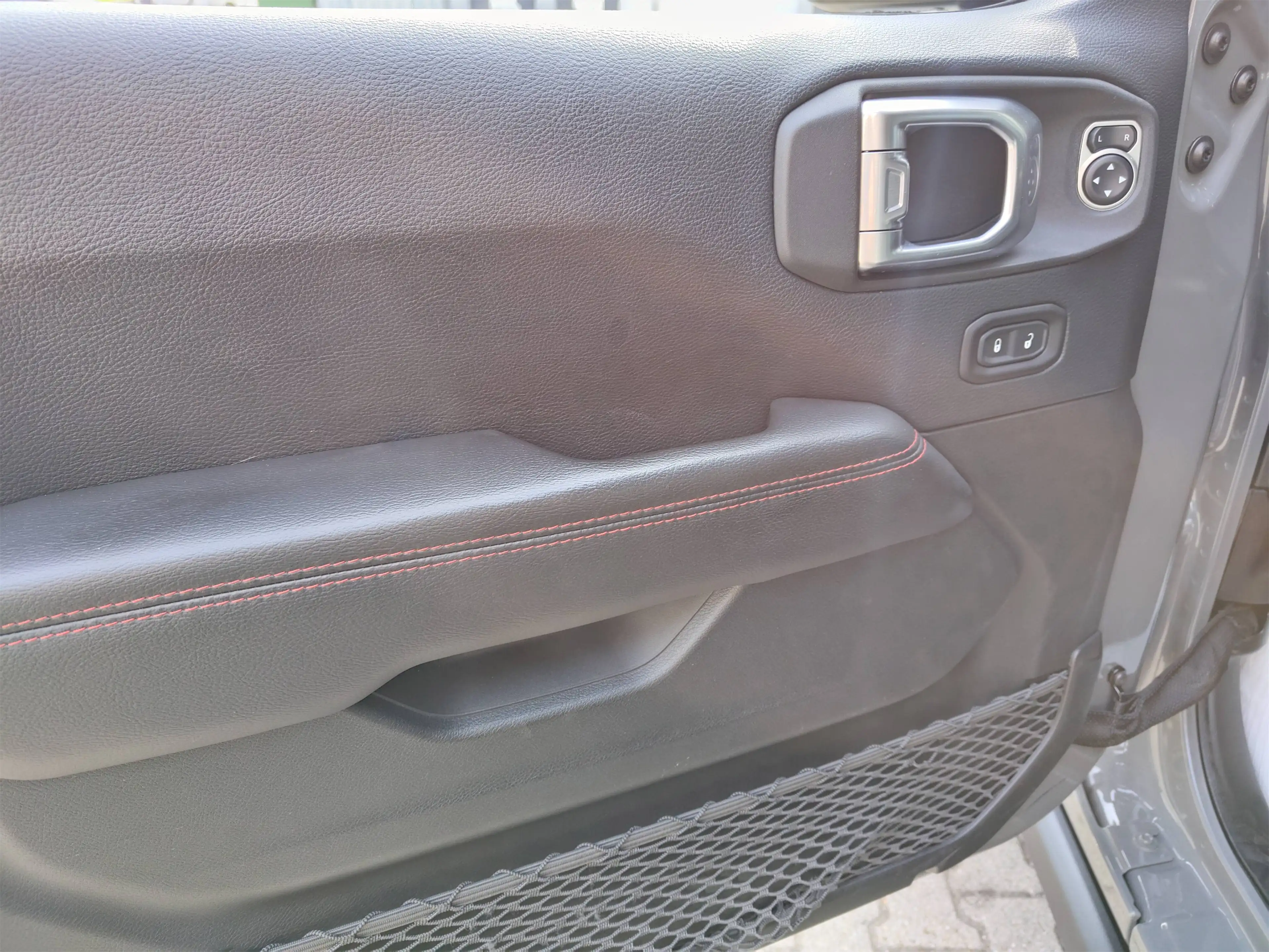 Jeep Wrangler Wrangler Unlimited Hard-Top 5-Türer Unlimited 2.0 T-GDI Hardtop AWD Automatik Sahara — photo 13