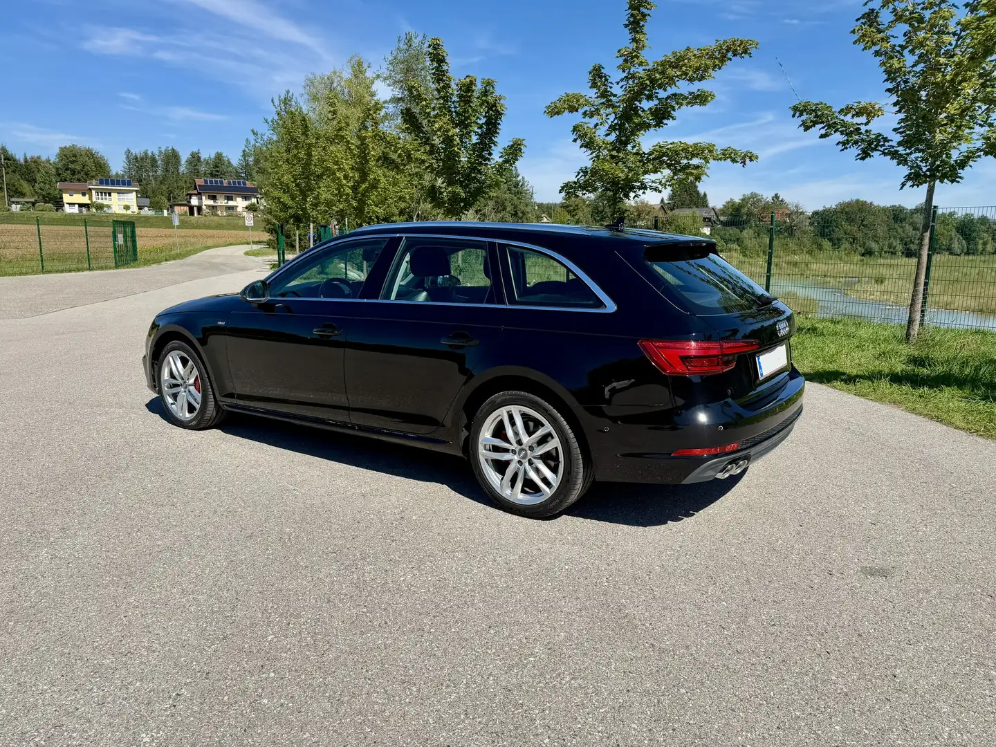 Audi A4 Avant 2,0 TDI Sport S-tronic I S Line I 190 PS Schwarz - 2
