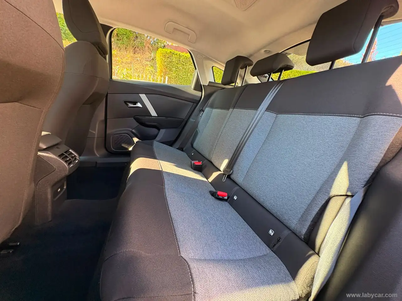 2025 Citroen C4 Hybrid 110 e-DCS6 You, photograph 12