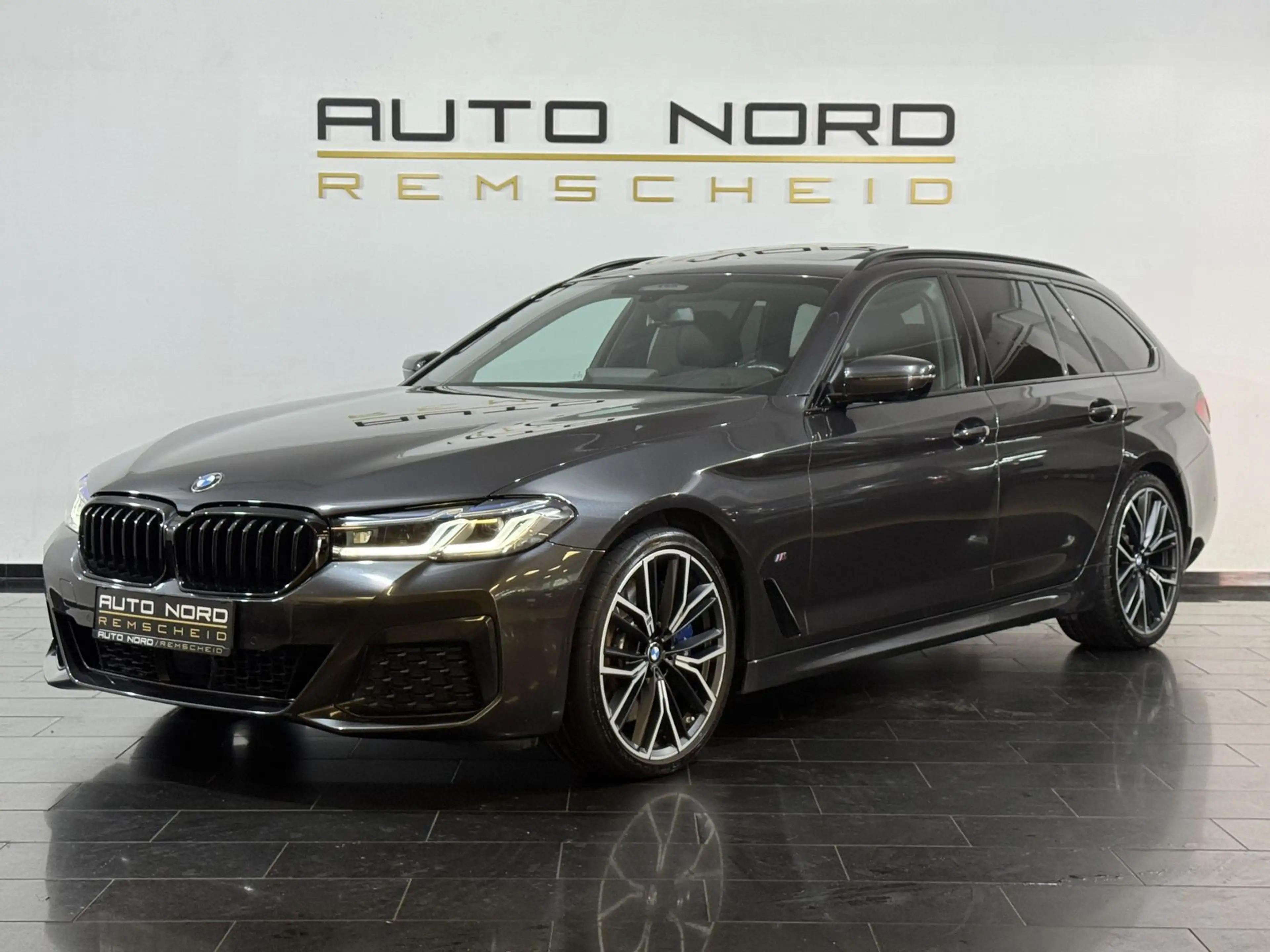 BMW 540 d xDrive M-Sport*LCI*AHK*Pano*Laser*Memory* — photo 9