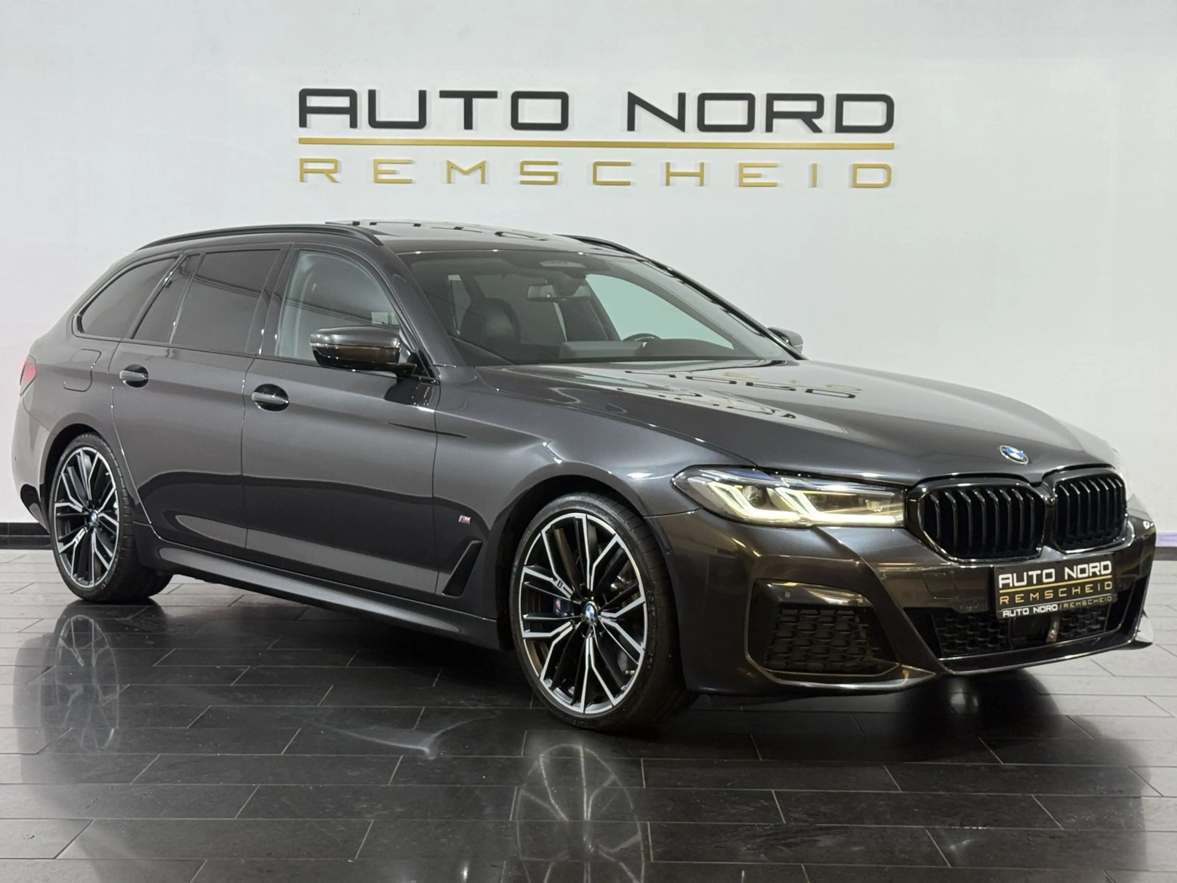 BMW 540 d xDrive M-Sport*LCI*AHK*Pano*Laser*Memory* — photo 3