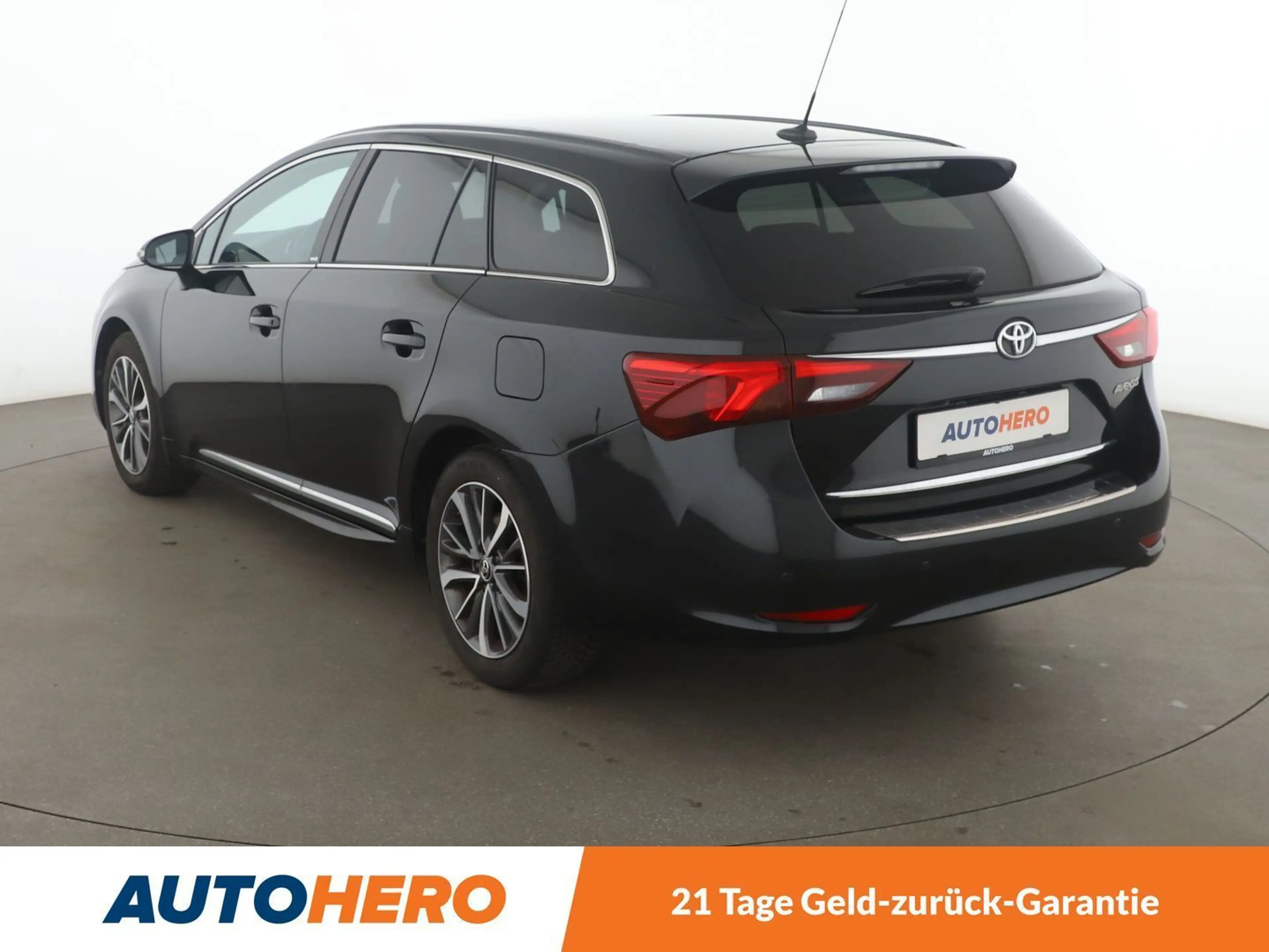 Toyota Avensis 1.8 Edition-S*NAVI*LED*TEMPO*CAM*PDC*SHZ* — photo 4