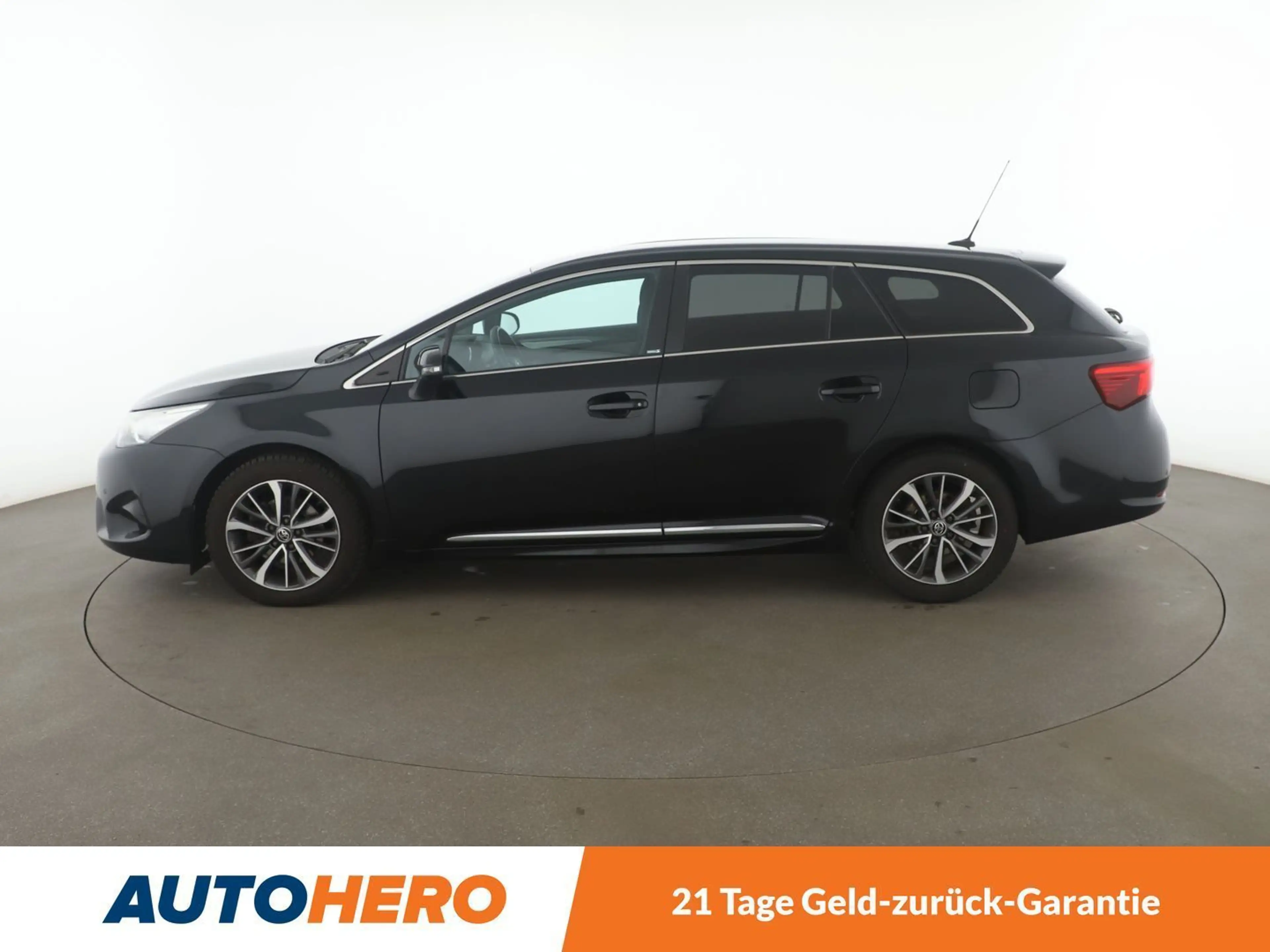 Toyota Avensis 1.8 Edition-S*NAVI*LED*TEMPO*CAM*PDC*SHZ* — photo 3