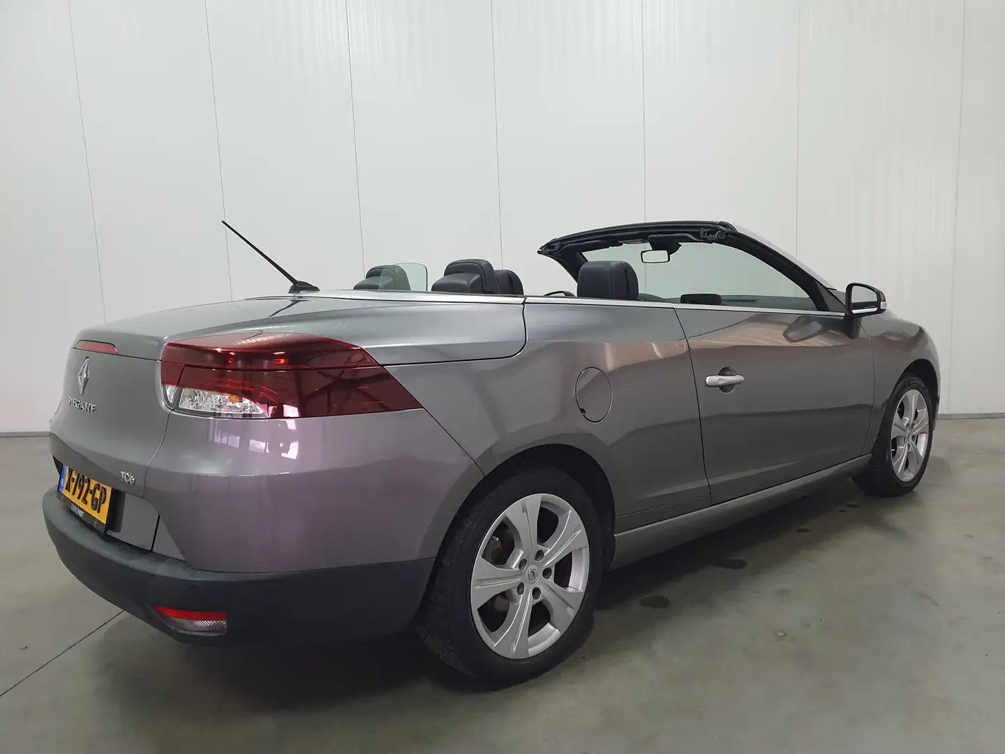 Renault Megane Coupé-Cabriolet 1.4 TCE Dynamique NAVI/CRUISE/CLIM Gris - 2