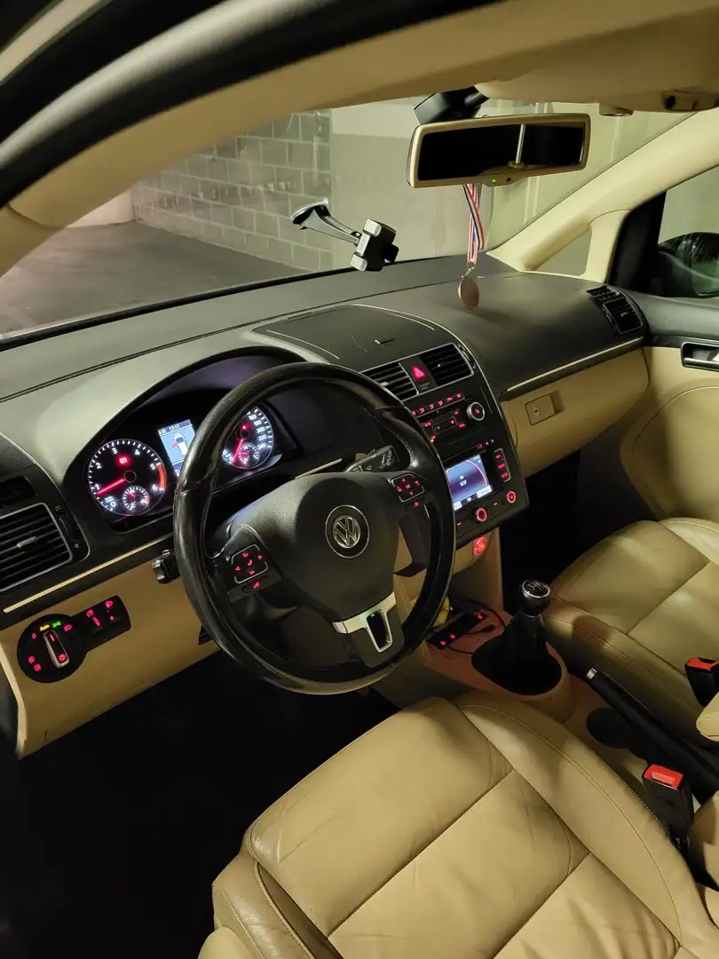 Volkswagen Touran Grijs - 2