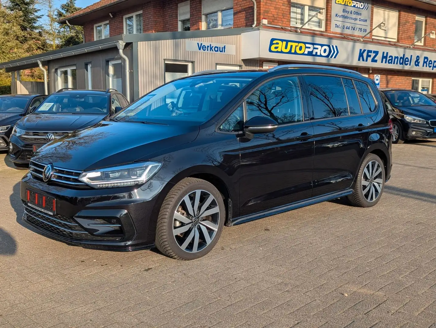 Volkswagen Touran 1.5 TSI R Line DSG MOVE /7-S./NAVI/IQ-L. Black - 1