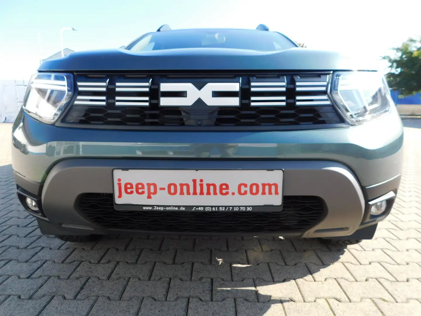 Dacia Duster Extreme 4WD+Off Road Fahrwerk+Reifen+AHK, 1.Hd.SH Grün - 1