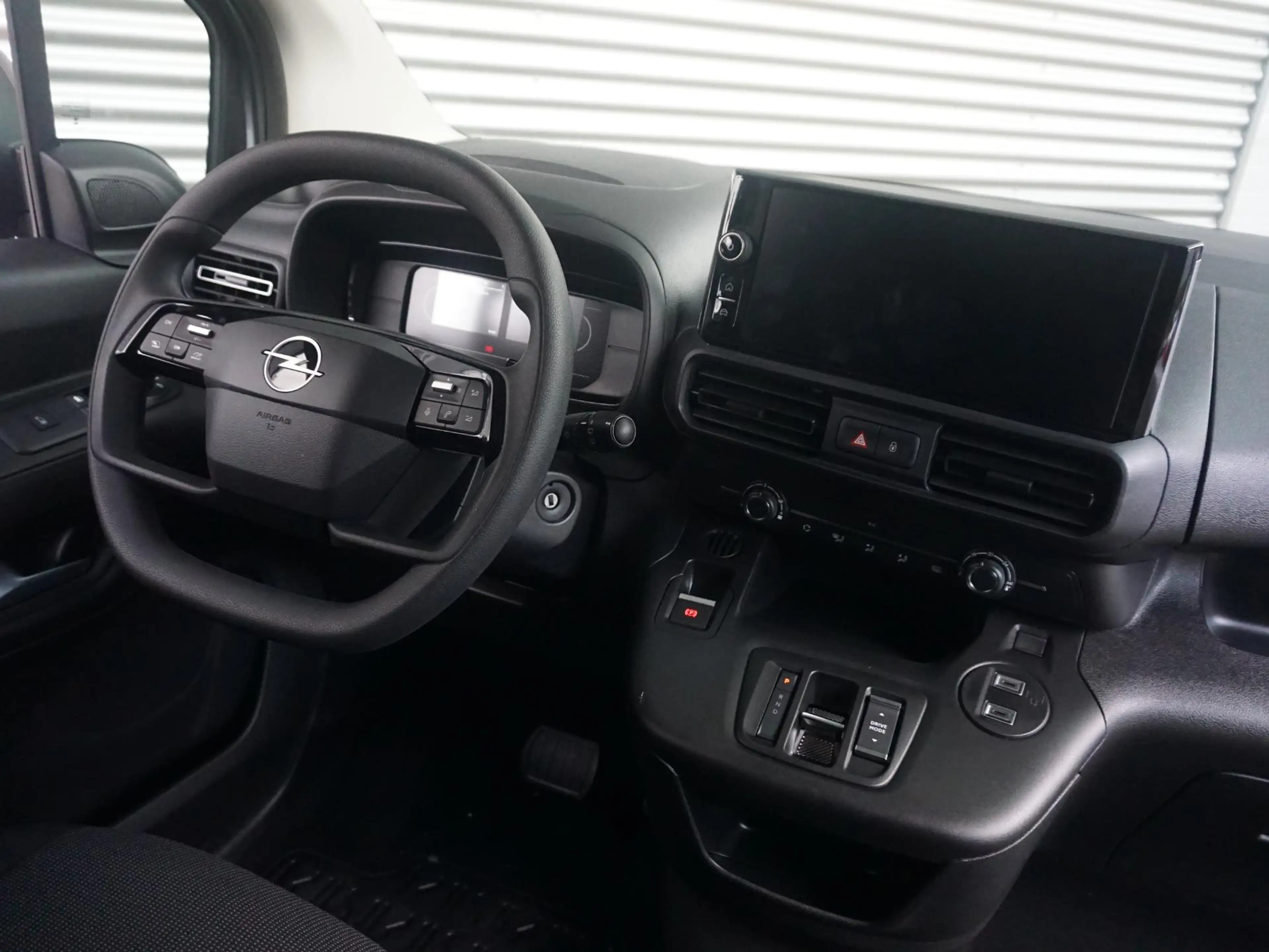 Opel Combo-e Electric L1 50kWh | camera | Apple Carplay/Android — photo 13
