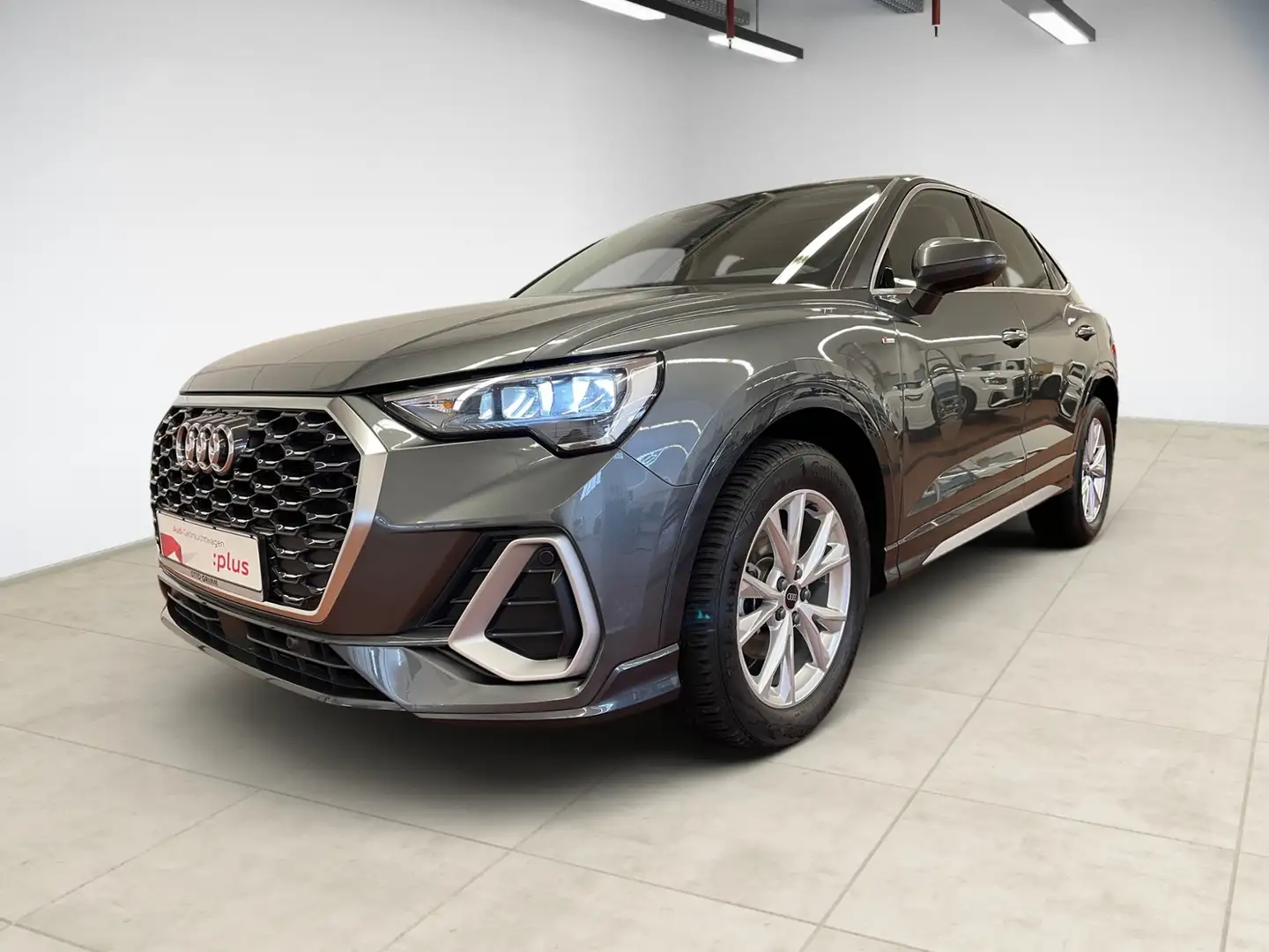 Audi Q3 Sportback 35 TFSI S line KLIMA NAVI Grau - 2