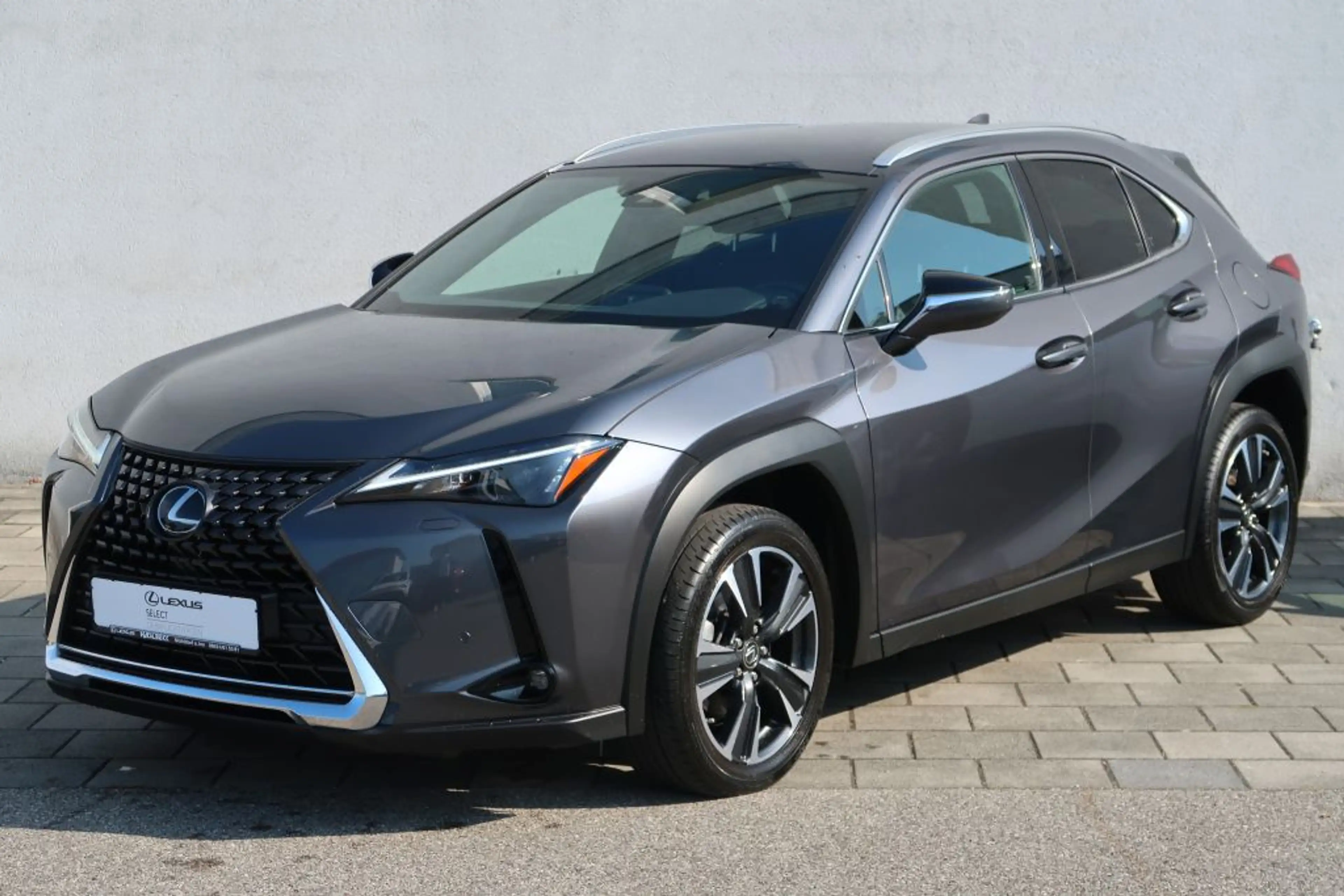 Lexus UX 250h Style Edition — photo 3