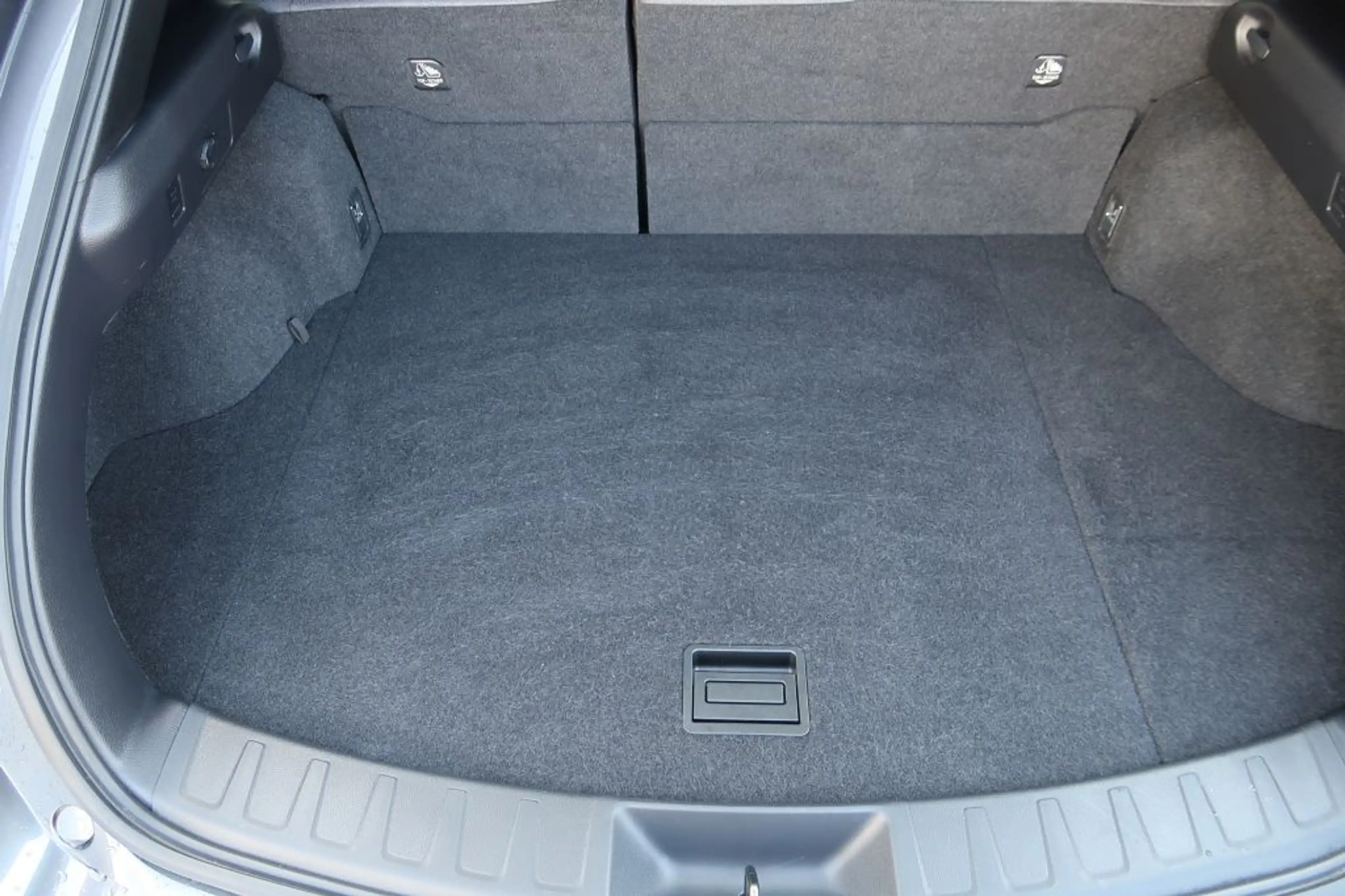 Lexus UX 250h Style Edition — photo 14