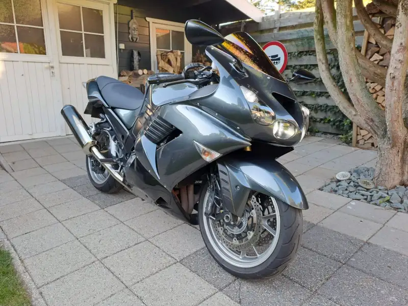Kawasaki Ninja ZX-14R - foto 4
