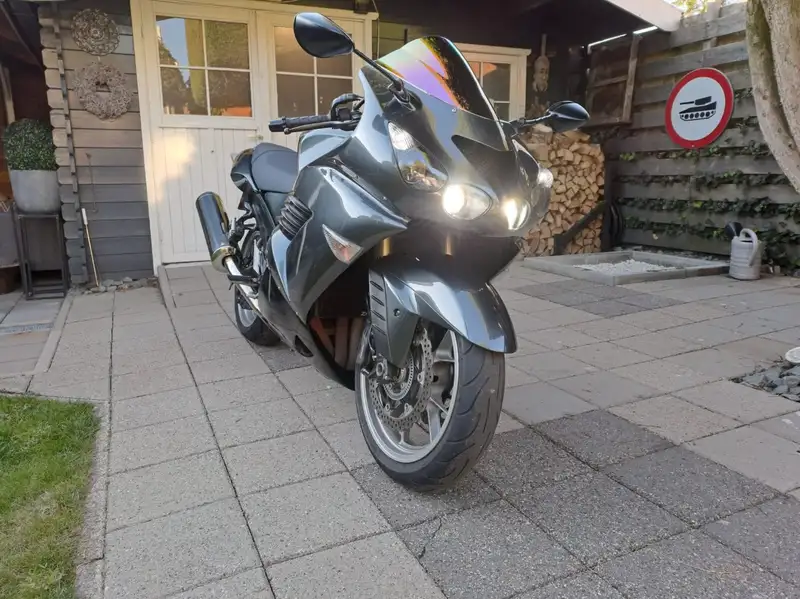 Kawasaki Ninja ZX-14R - foto 7