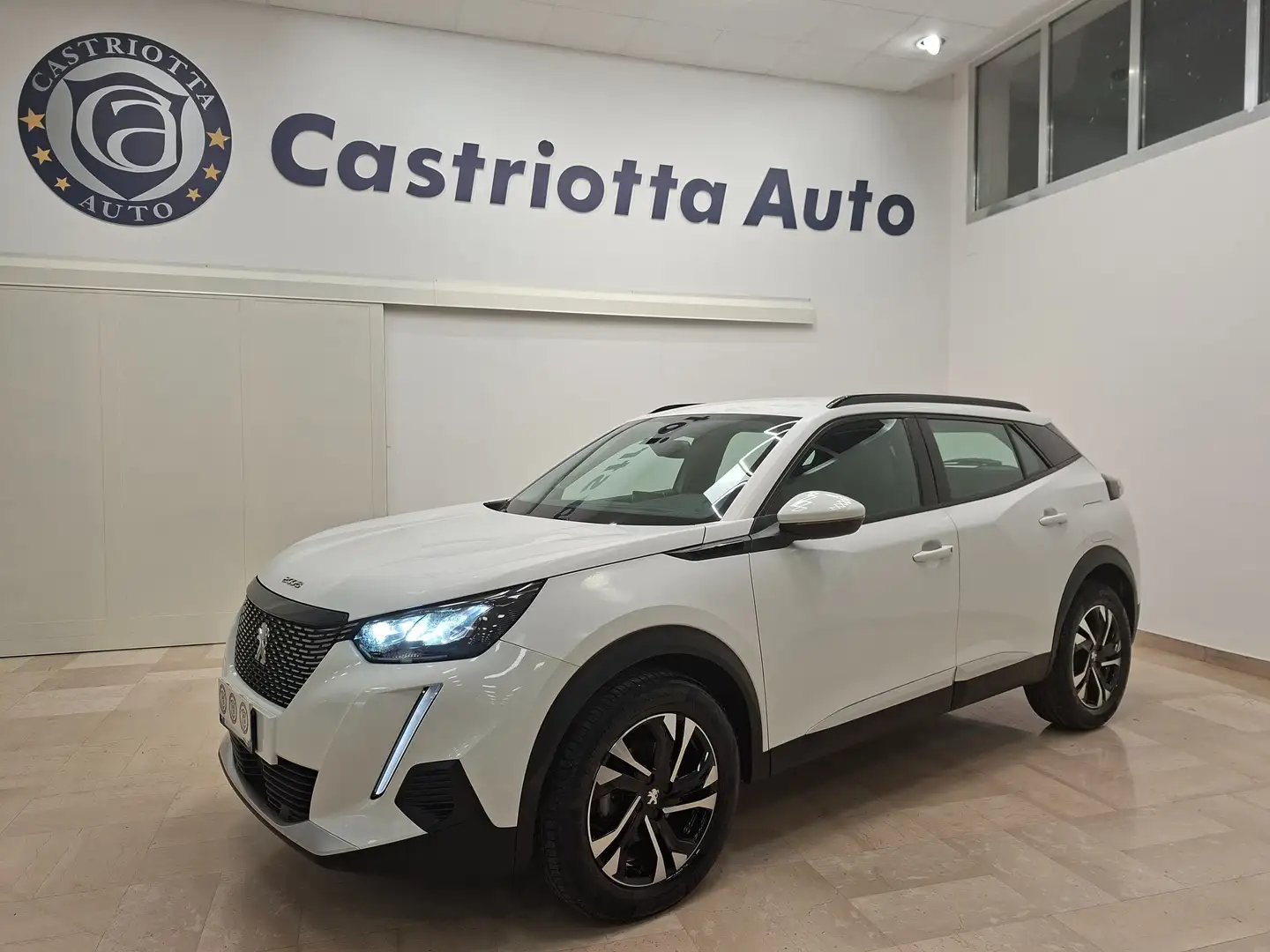 Peugeot 2008 1.5 bluehdi Navi Pack s&s KM 38.199 !!! Blanc - 1