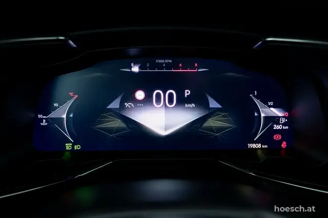 DS Automobiles DS 7 Crossback view 9