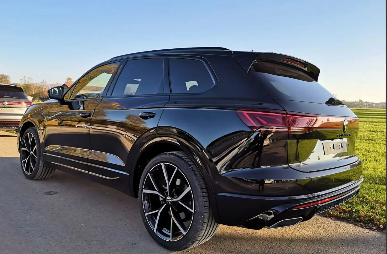 Volkswagen Touareg 3.0 V6 TDI *4MOT * R-LINE *HUD Nero - 2
