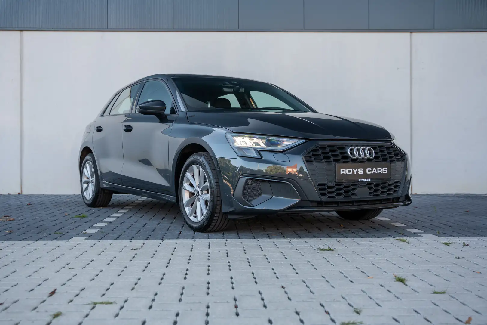 Audi A3 A3 30 TFSI Sportback Attraction S tronic Gris - 2