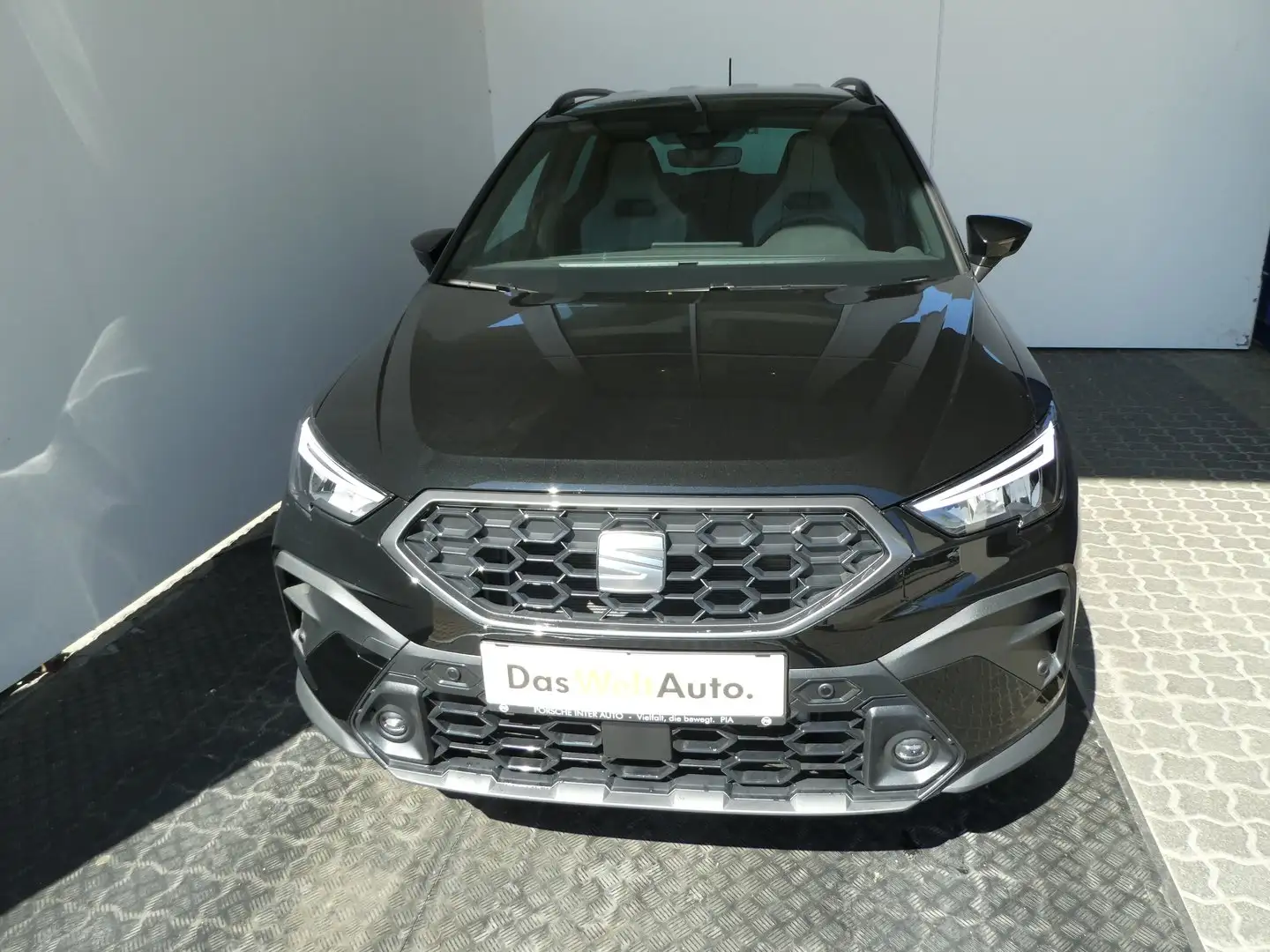 SEAT Arona FR 1.0 TSI Schwarz - 2