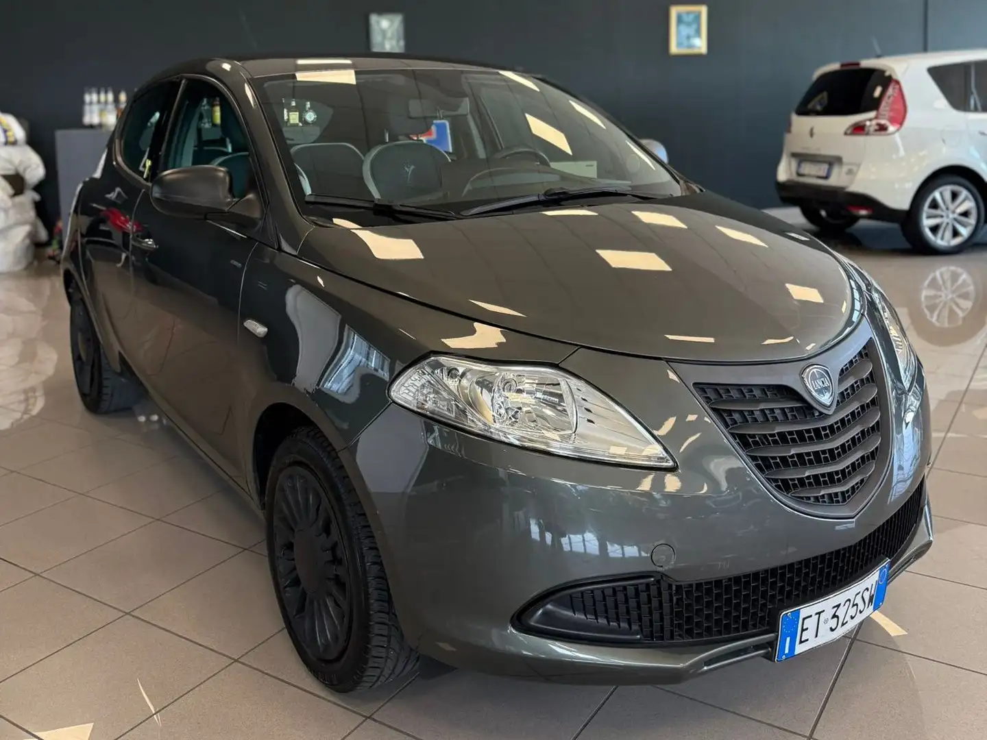 Lancia Ypsilon Ypsilon 1.2 8v Elefantino s Gris - 1