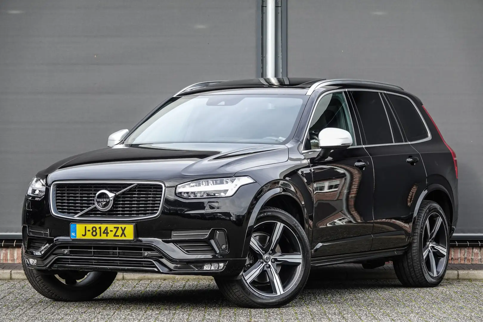 Volvo XC90 2.0 T5 310Pk Aut. | AWD | R-Design | 7-Persoons | Zwart - 1