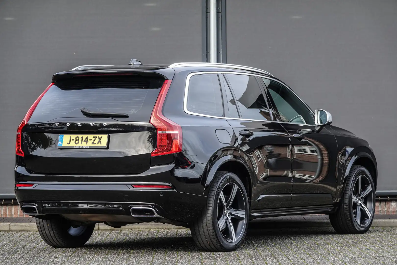 Volvo XC90 2.0 T5 310Pk Aut. | AWD | R-Design | 7-Persoons | Zwart - 2