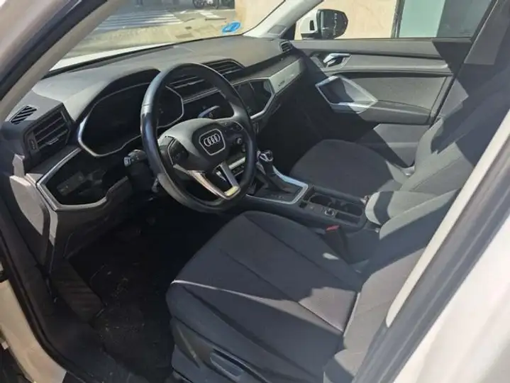 Audi Q3 2022, foto 5