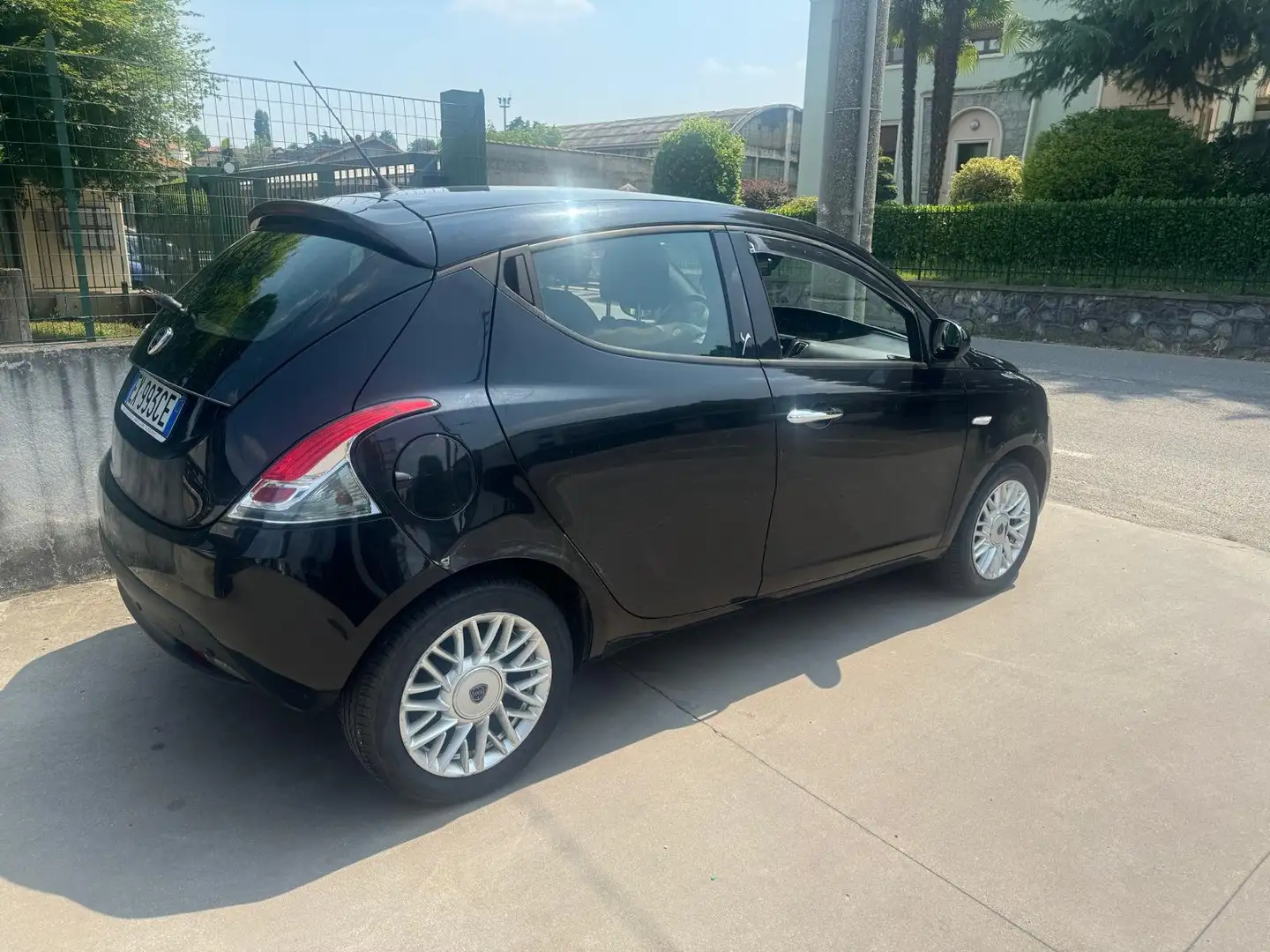 Lancia Ypsilon Ypsilon 1.2 8v Gold s Nero - 1