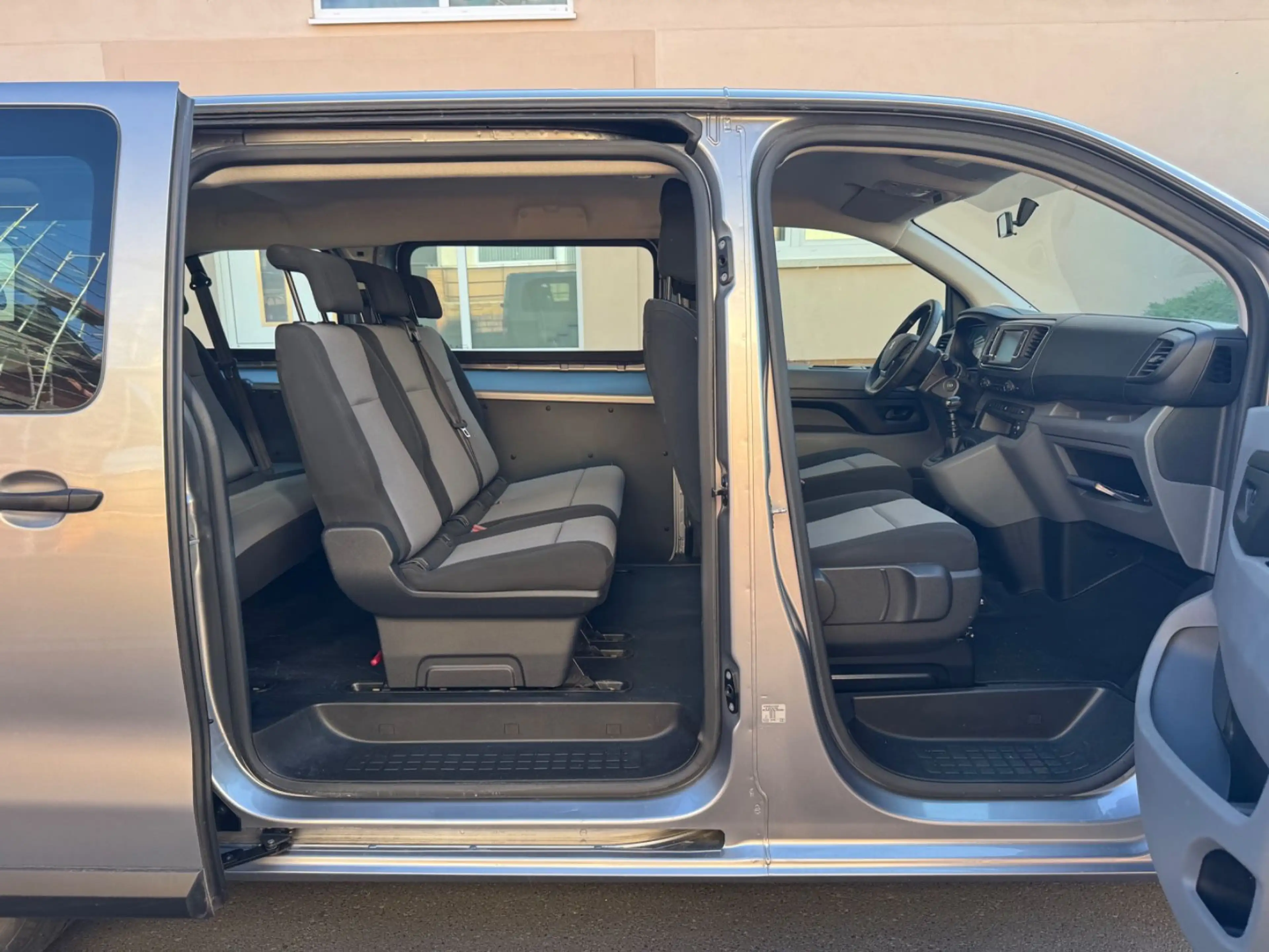 Peugeot Expert Traveller L2 8Sitzer 2xPDC+NAVI+Tempomat — photo 14