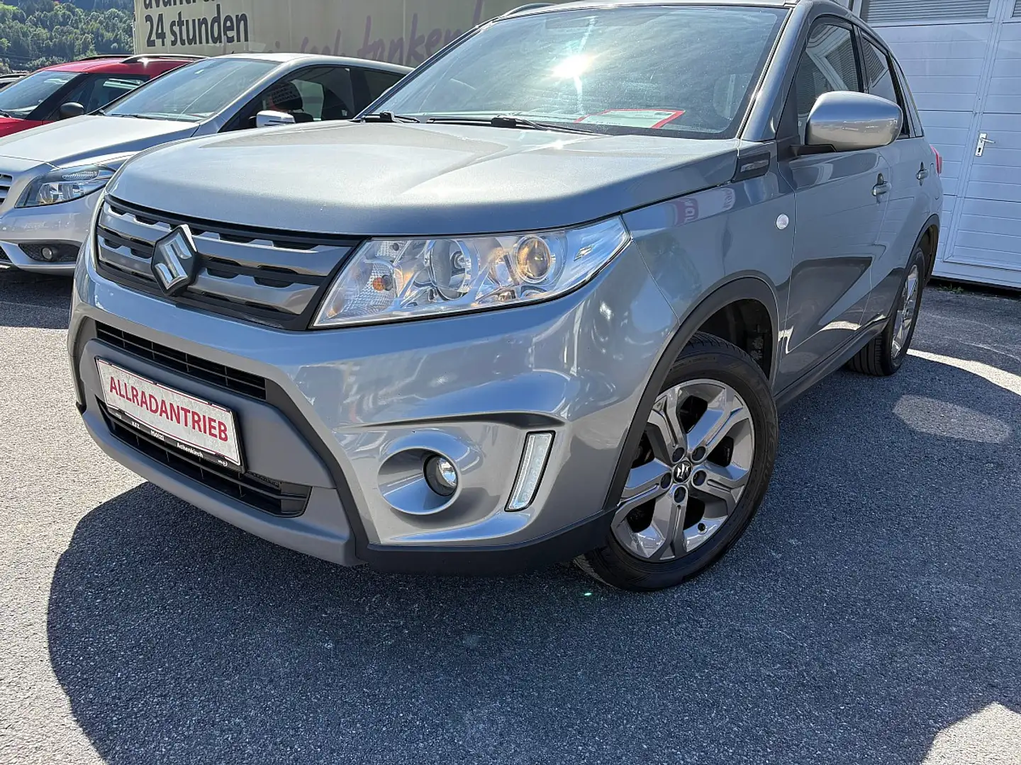 Suzuki Vitara 1,6 DDiS 4WD GL Shine Grau - 2