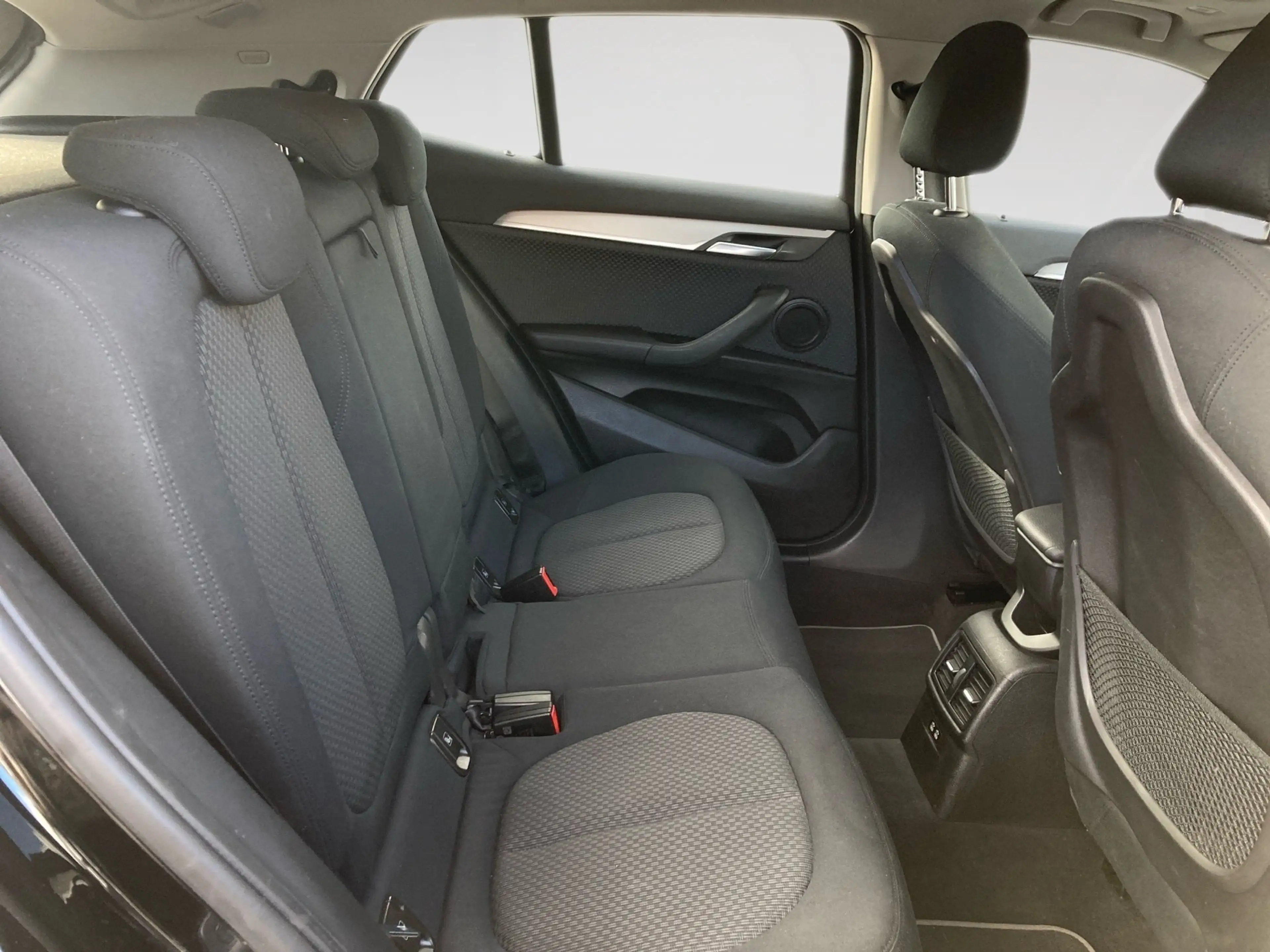 BMW X2 Advantage sDrive18i 136PS PANO.KAMERA.AHK.SHZG — photo 10