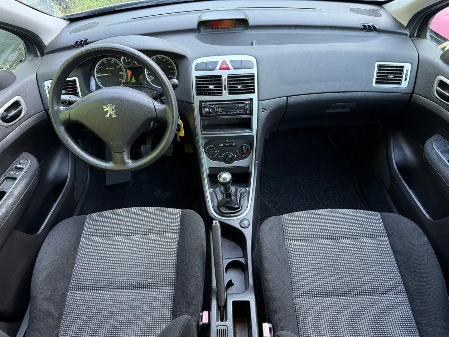 Peugeot 307 1.6i 110cv X Line 2e main Gris - 2