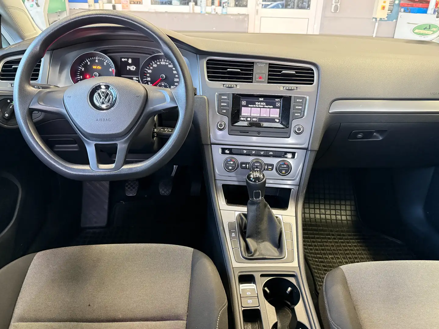 Volkswagen Golf Trendline BMT Schwarz - 2