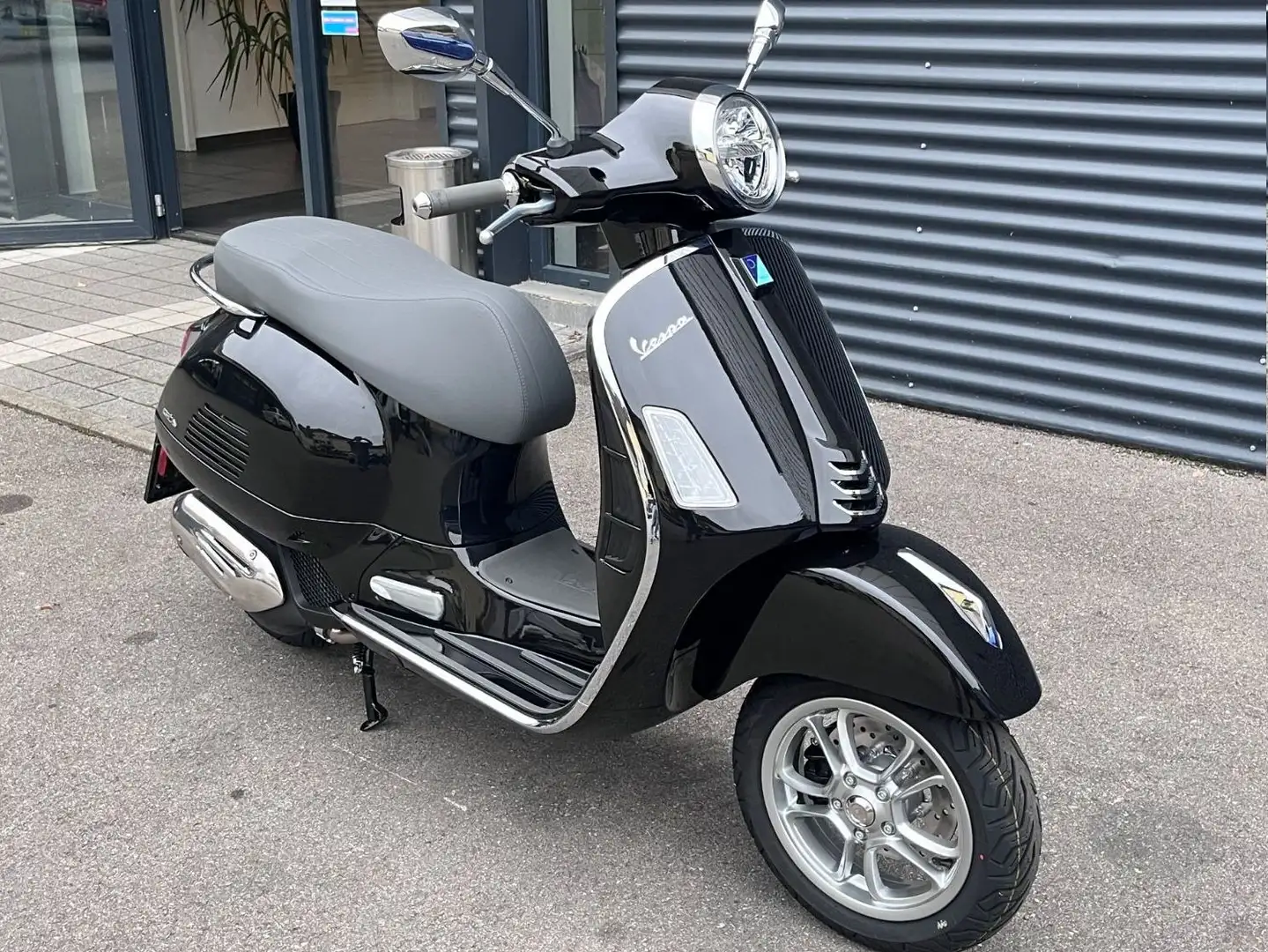 Vespa GTS 125 E5+ *NEU * SOFORT VERFÜGBAR *TOP PREIS Negro - 1