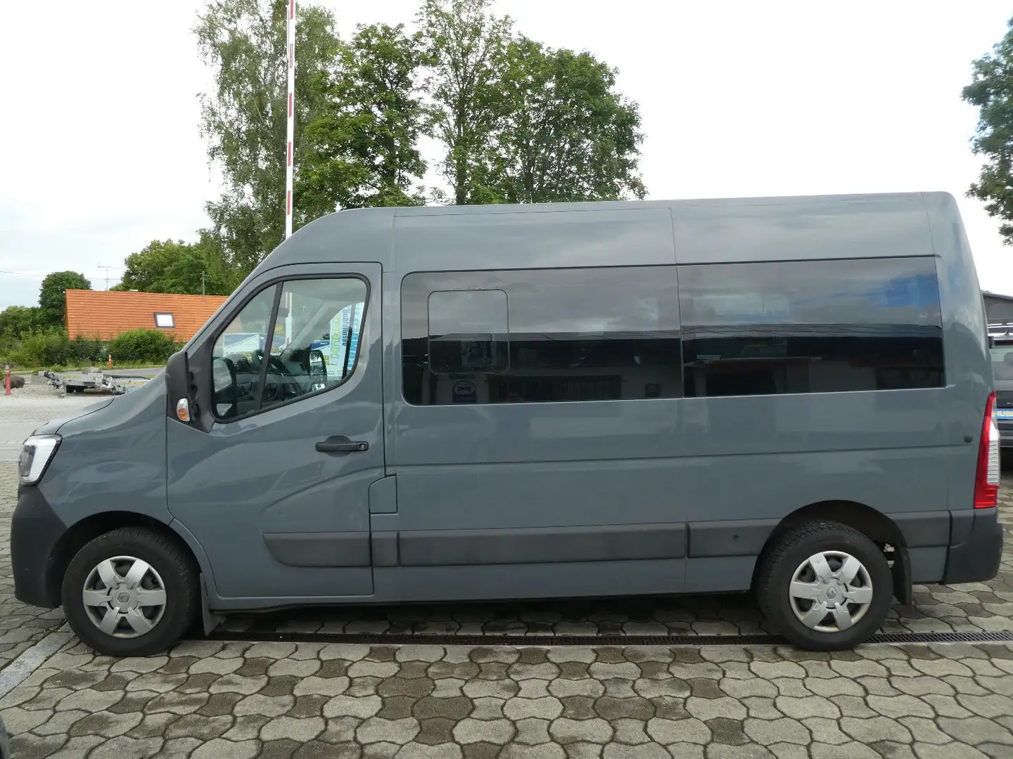 Renault Master III Kombi L2H2 3,3t 6-SITZER+REGALE+AHK Grau - 2