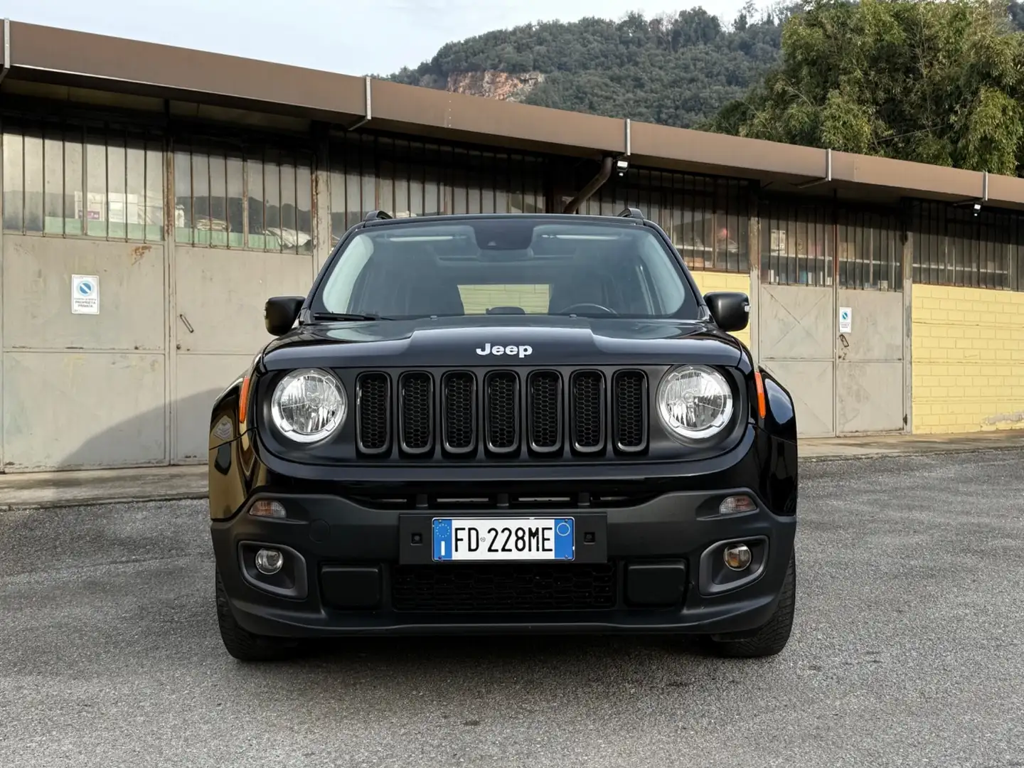 Jeep Renegade 1.6 Mjt 120 CV Limited Чорний - 2