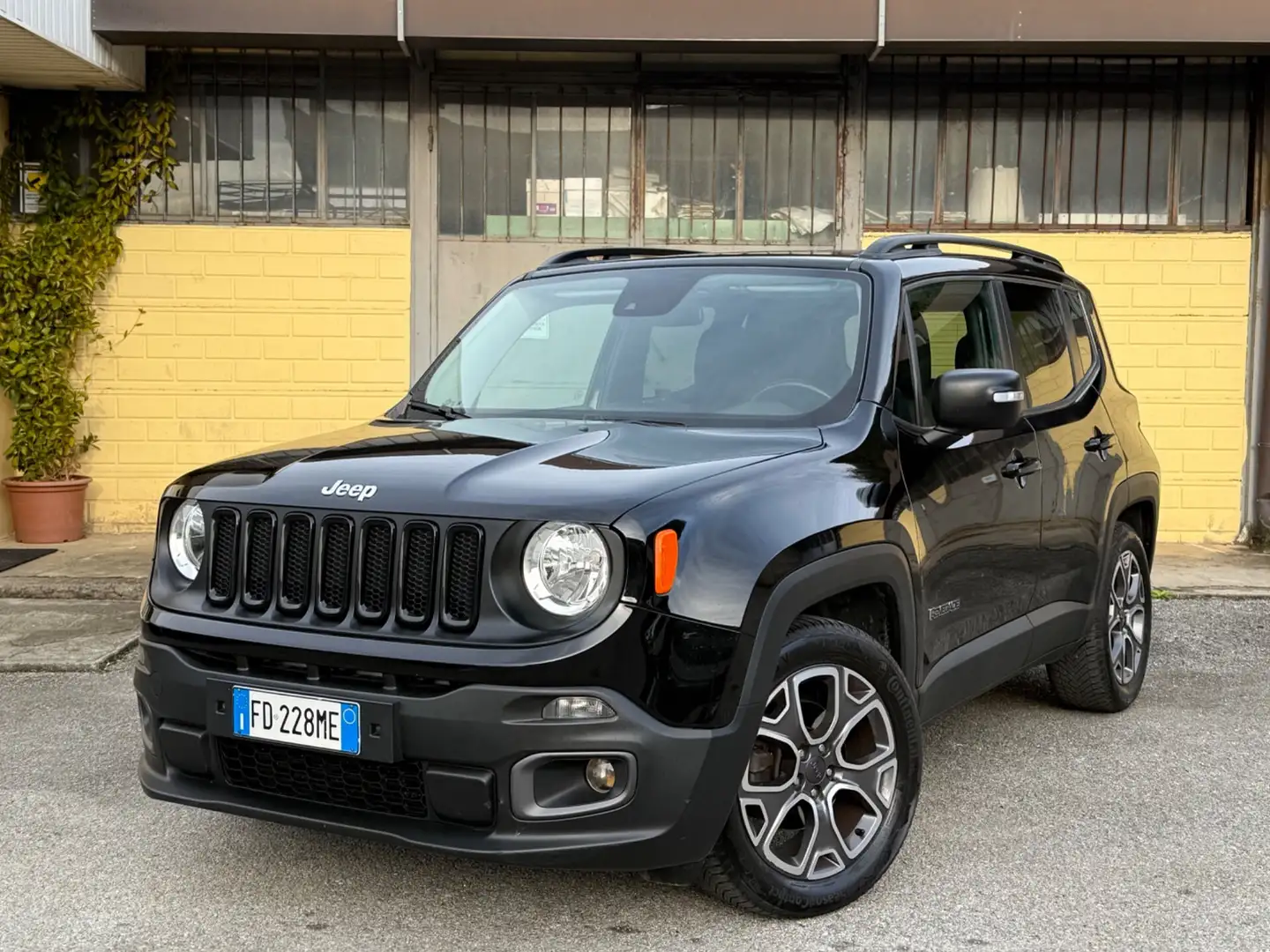 Jeep Renegade 1.6 Mjt 120 CV Limited Чорний - 1
