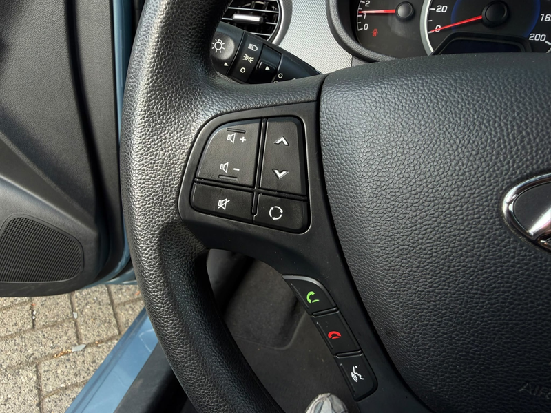 Hyundai i10 1.0i Comfort Uniek km org nl auto airco cruis cont — photo 10