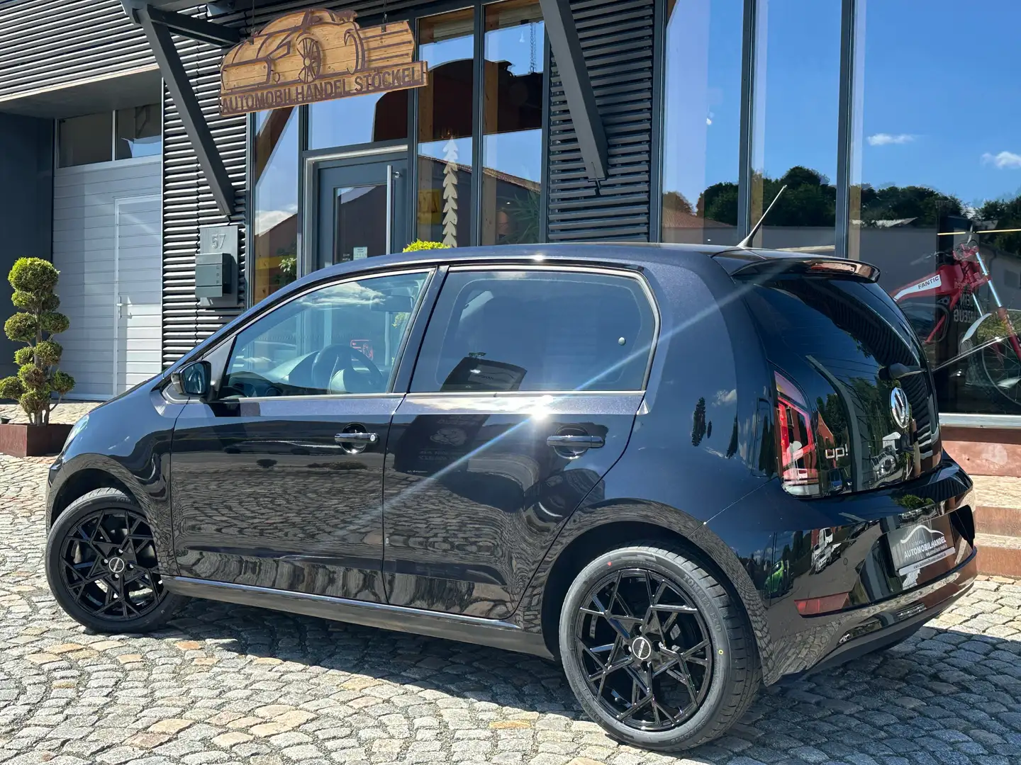 Volkswagen up! up! 1.0 BMT +LED+SITZHEIZUNG+PDC+GARANTIE+ Schwarz - 2
