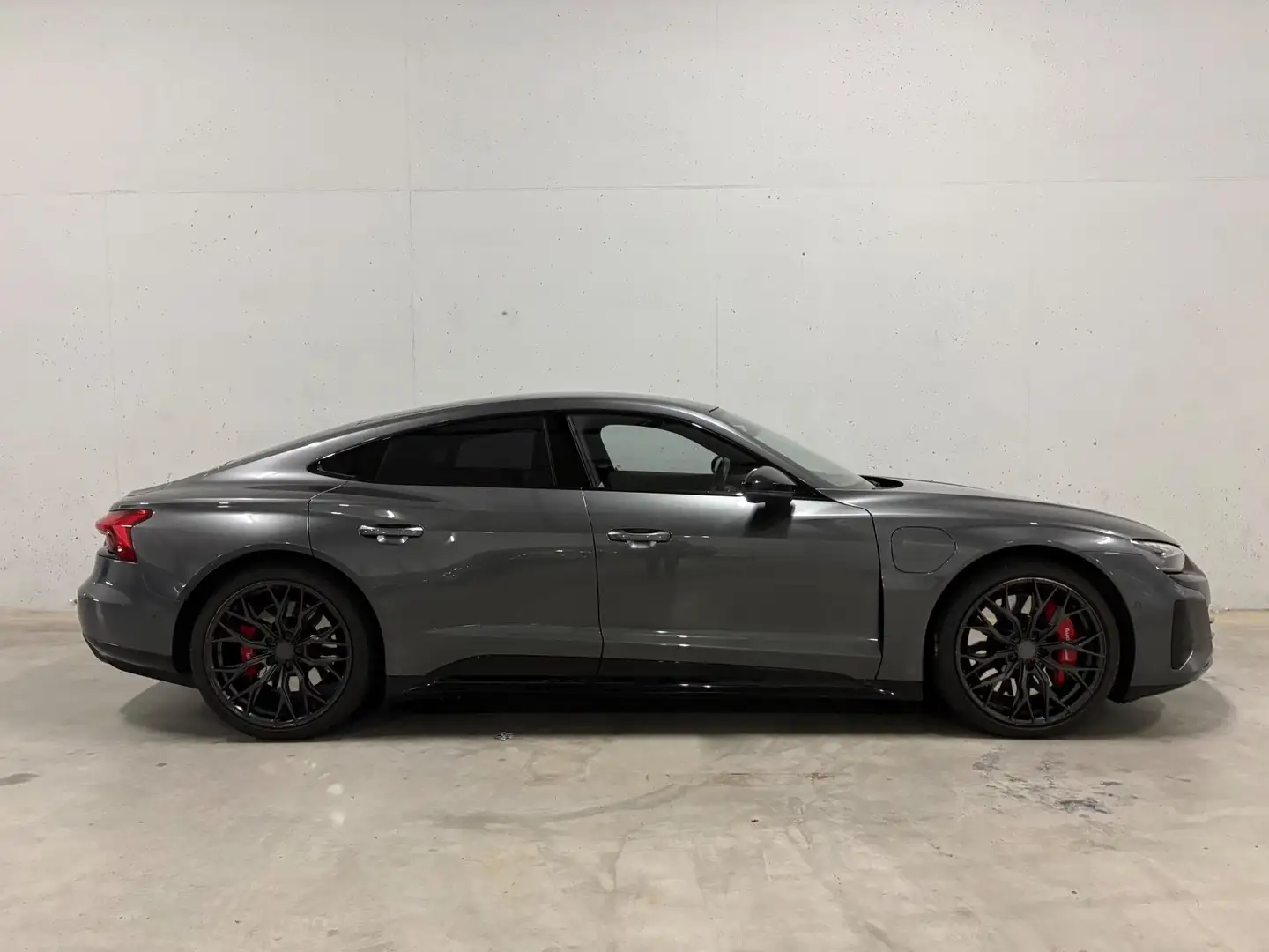 Audi e-tron GT GT 93 kWh Pano Luchtvering RS seats Gris - 2