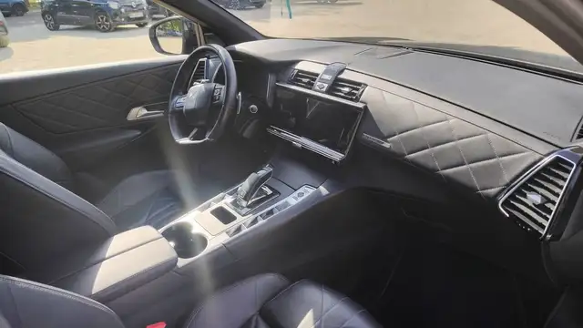 DS Automobiles DS 7 Crossback view 10