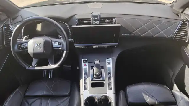 DS Automobiles DS 7 Crossback view 11