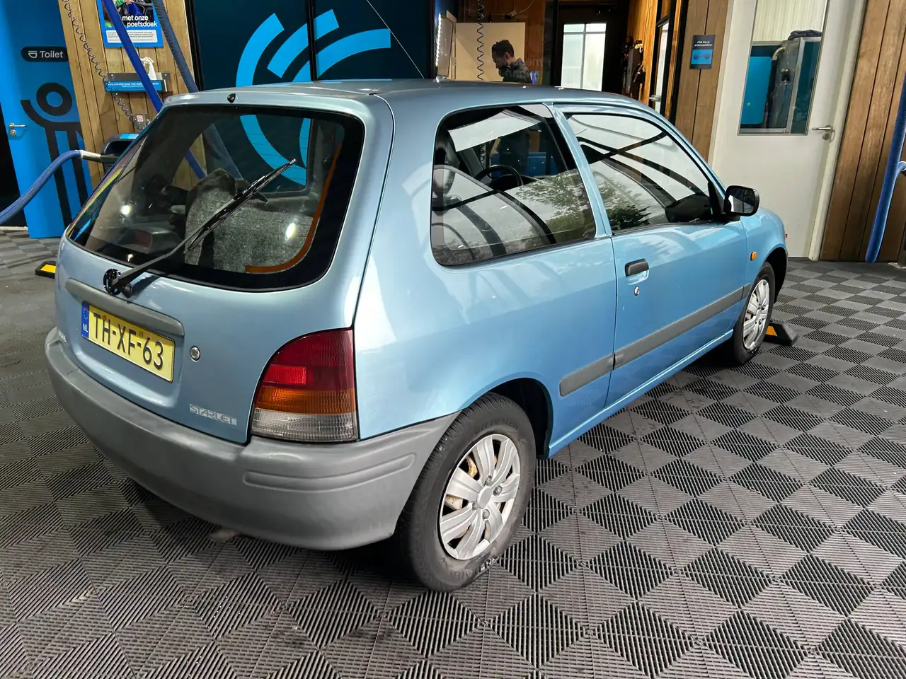 Toyota Starlet 1.3-16V, foto 3