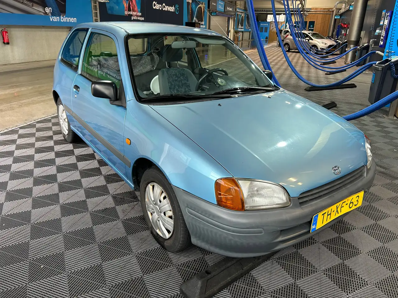 Toyota Starlet 1.3-16V, foto 2