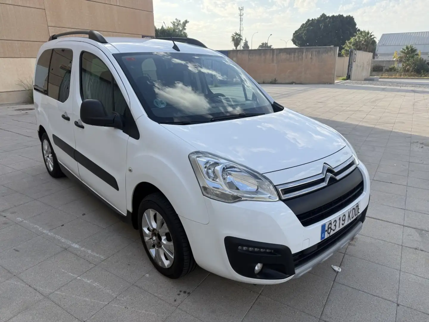 Citroen Berlingo B. Multispace 1.6BlueHDi 20 Aniversario 1 Blanco - 2