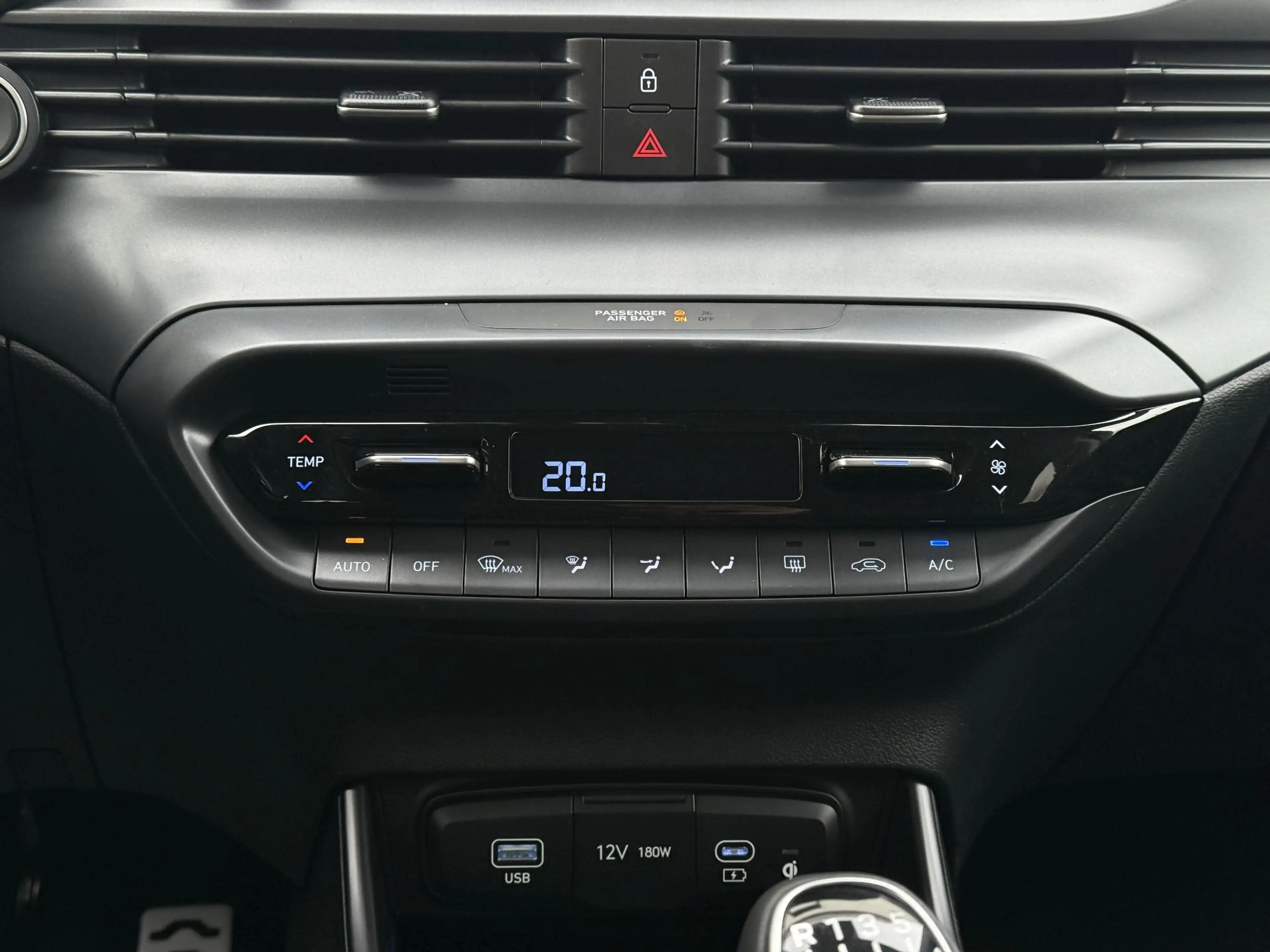Hyundai BAYON 1.0 T-GDI Premium / Dodehoekdetectie / Stoel- & St — photo 18