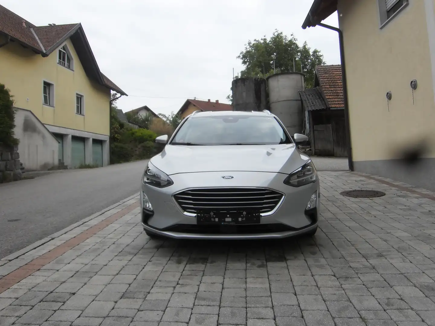 Ford Focus Traveller 1,5 EcoBlue Cool Grijs - 2