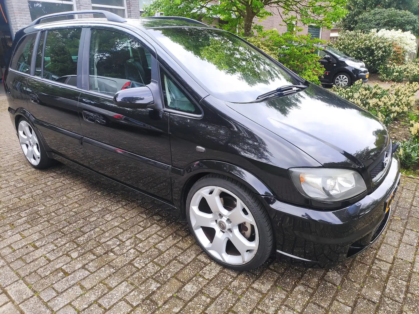 Opel Zafira 2.0-16V OPC turbo Negru - 2