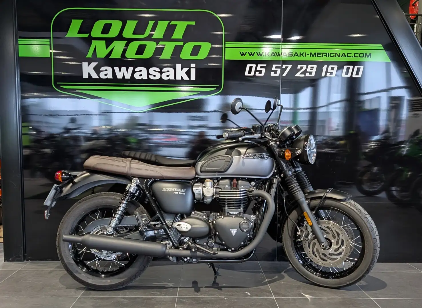 Triumph Bonneville T120 Noir - 1