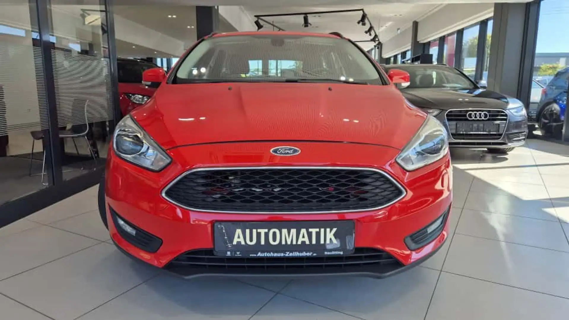 Ford Focus Turnier 1.5 TDCi Aut. *AHK*Navi*Xenon* Rot - 2