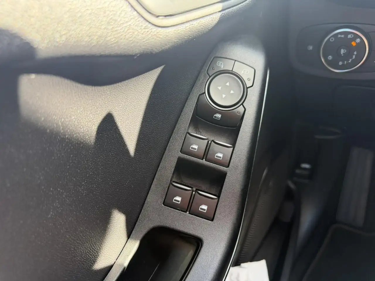 Ford Fiesta 5 portes — photo 20